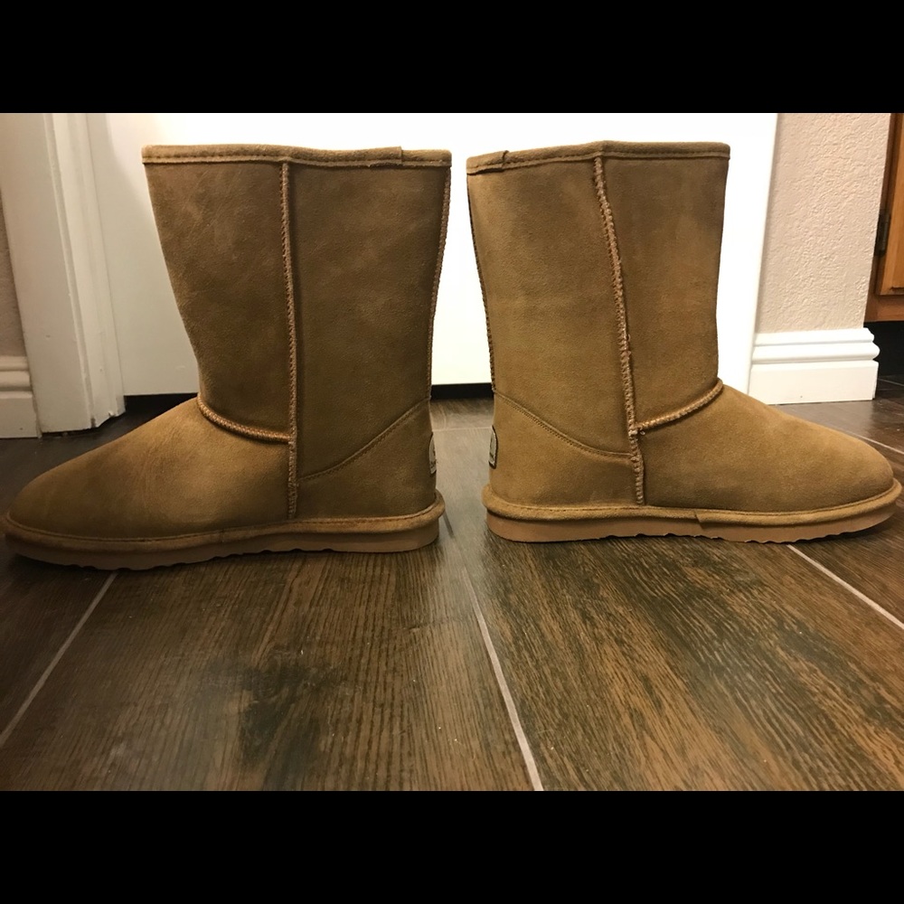 BearPaw Ellie Short Wide in color Hickory